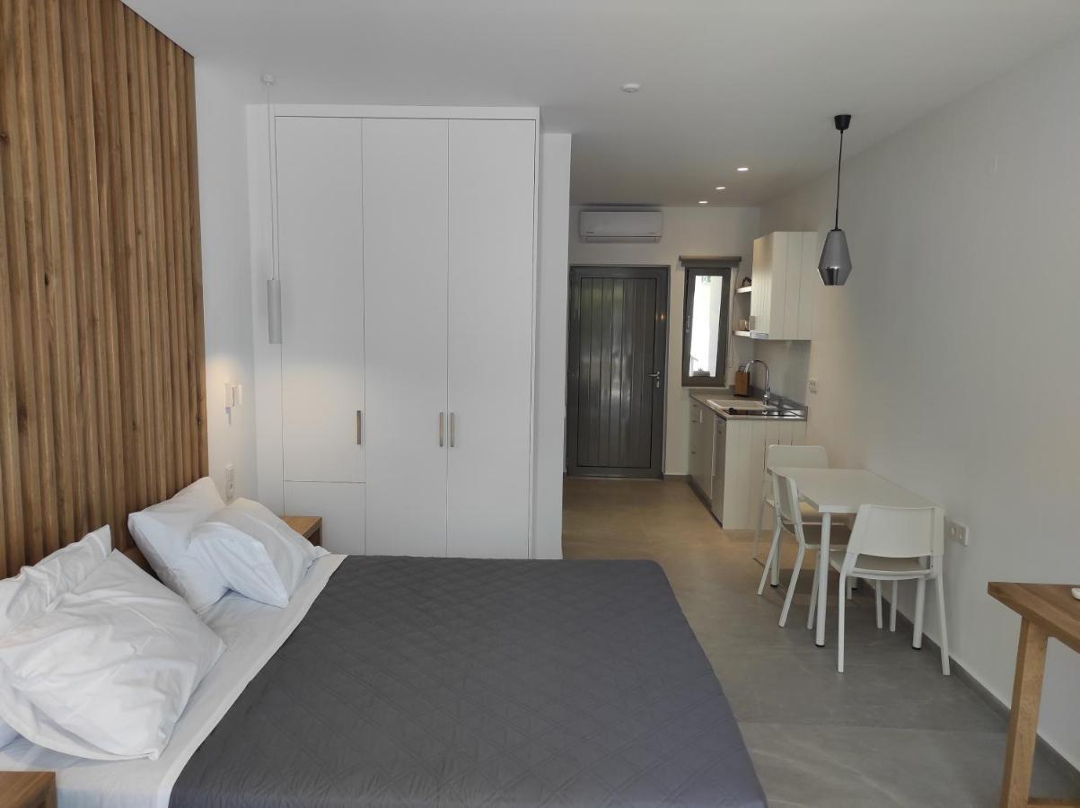 Melissa Apartments, Studios & Suites Малиа Екстериор снимка