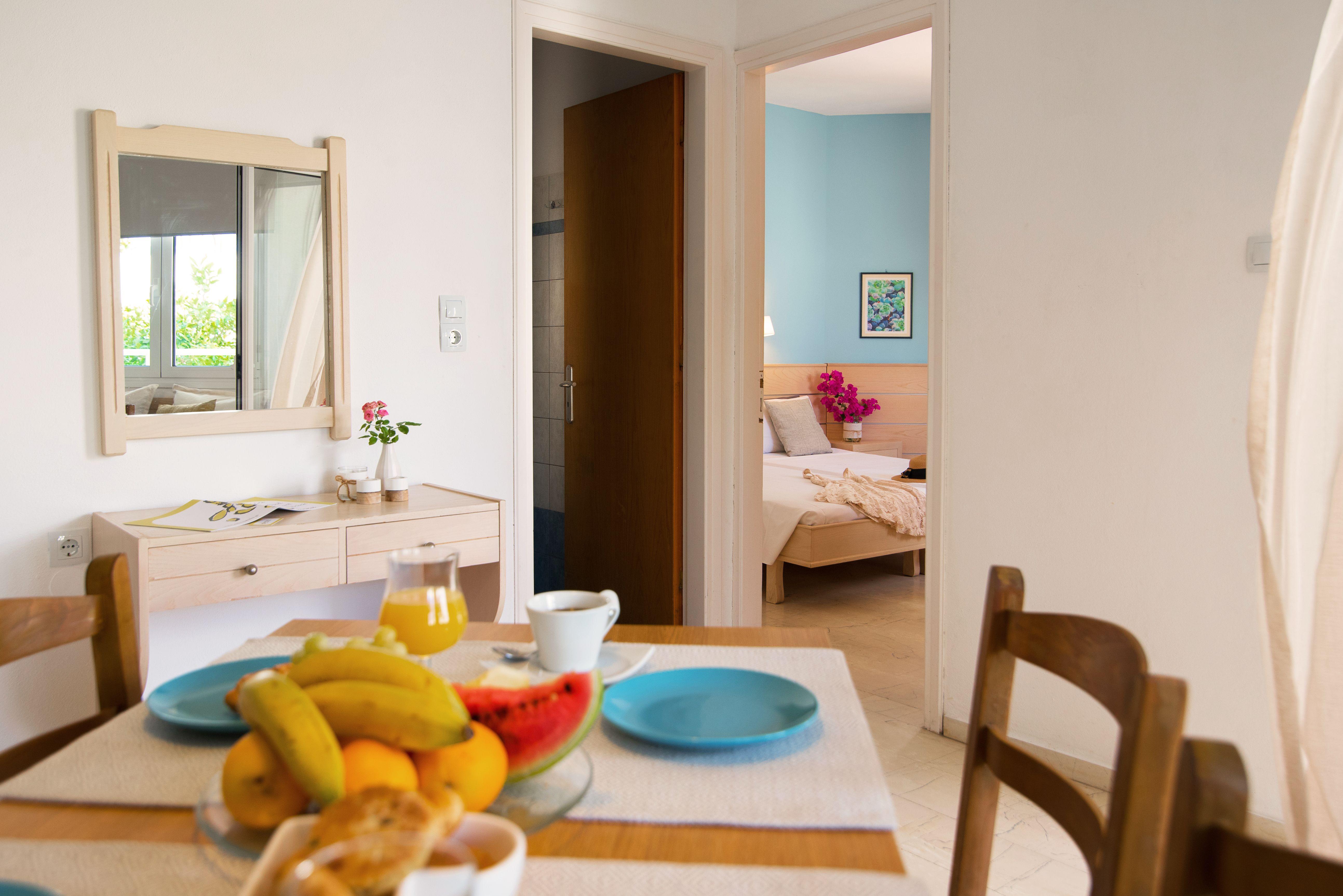 Melissa Apartments, Studios & Suites Малиа Екстериор снимка