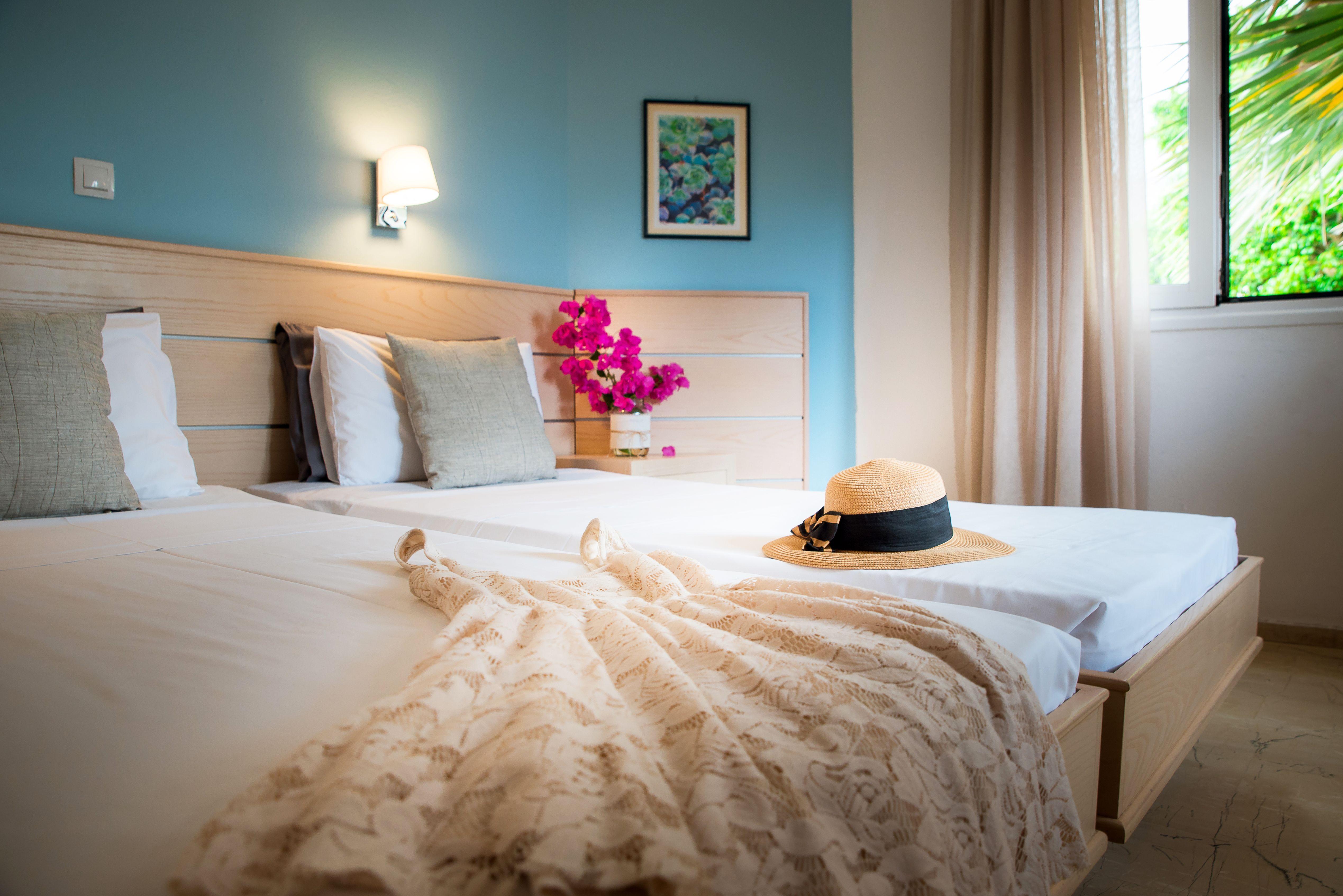 Melissa Apartments, Studios & Suites Малиа Екстериор снимка