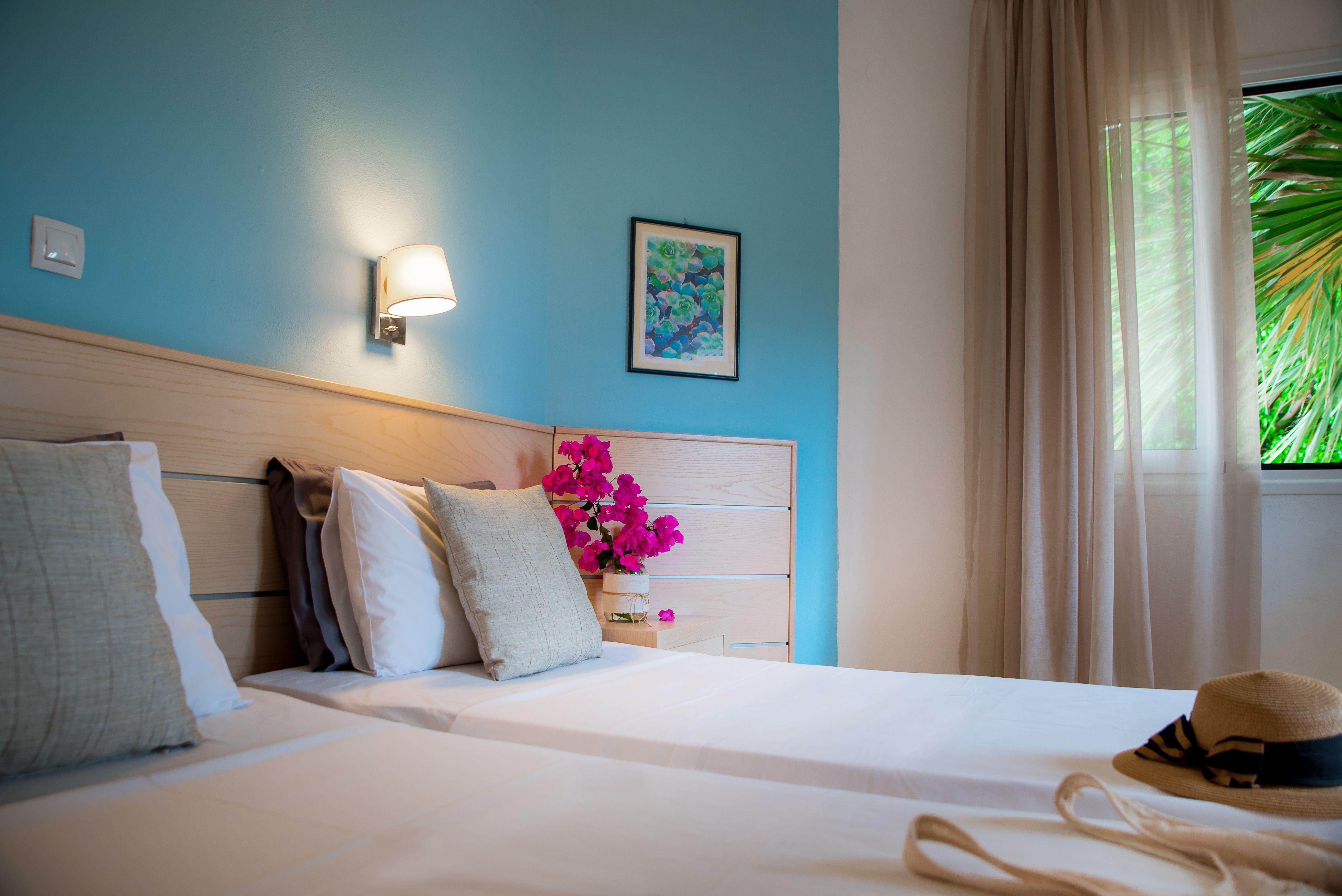 Melissa Apartments, Studios & Suites Малиа Екстериор снимка