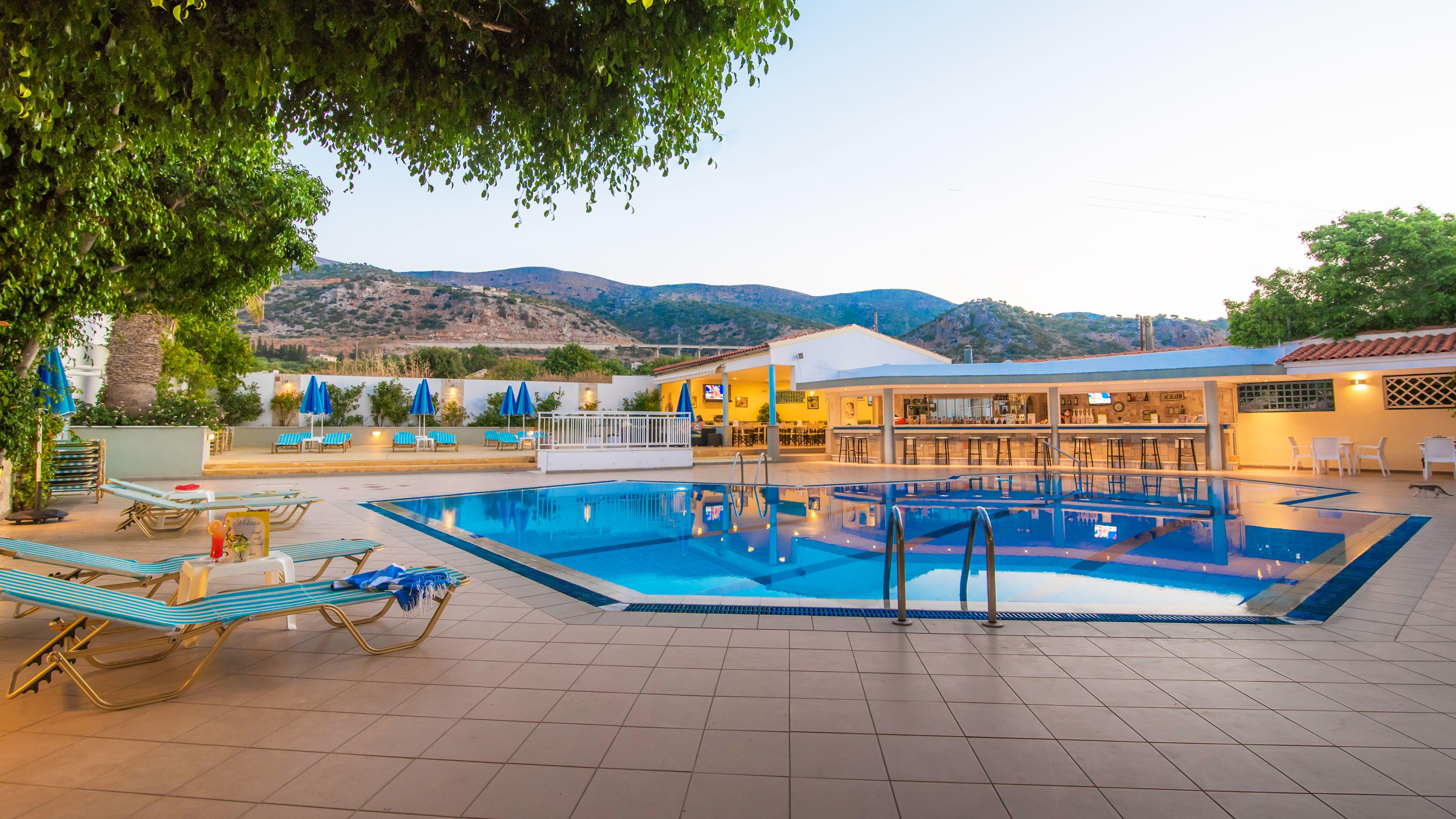 Melissa Apartments, Studios & Suites Малиа Екстериор снимка