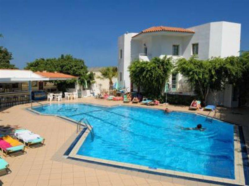 Melissa Apartments, Studios & Suites Малиа Екстериор снимка