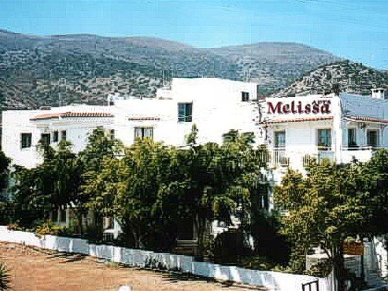 Melissa Apartments, Studios & Suites Малиа Екстериор снимка