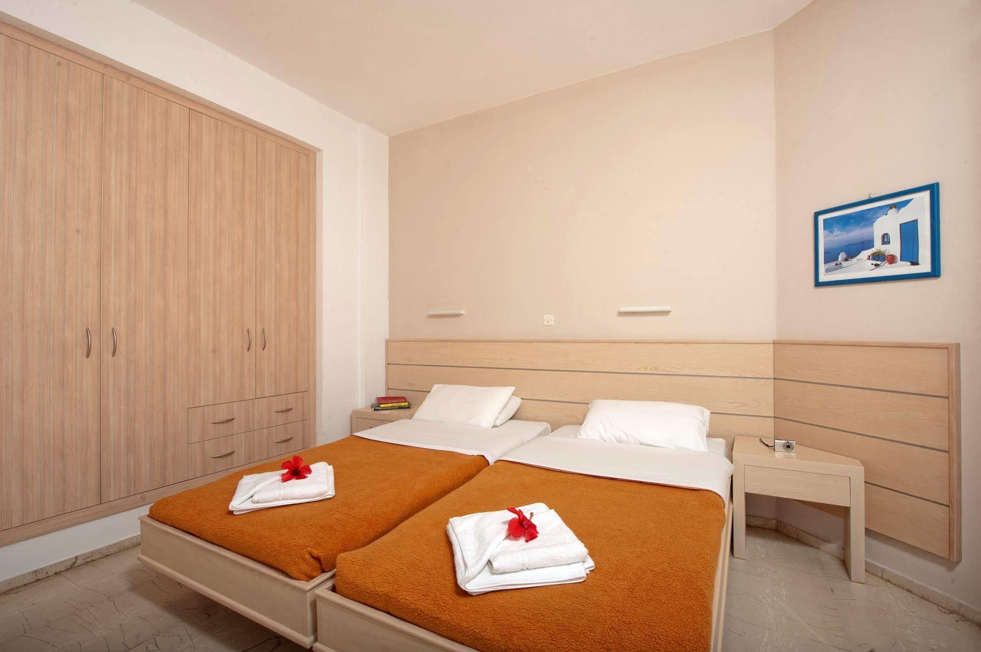 Melissa Apartments, Studios & Suites Малиа Екстериор снимка