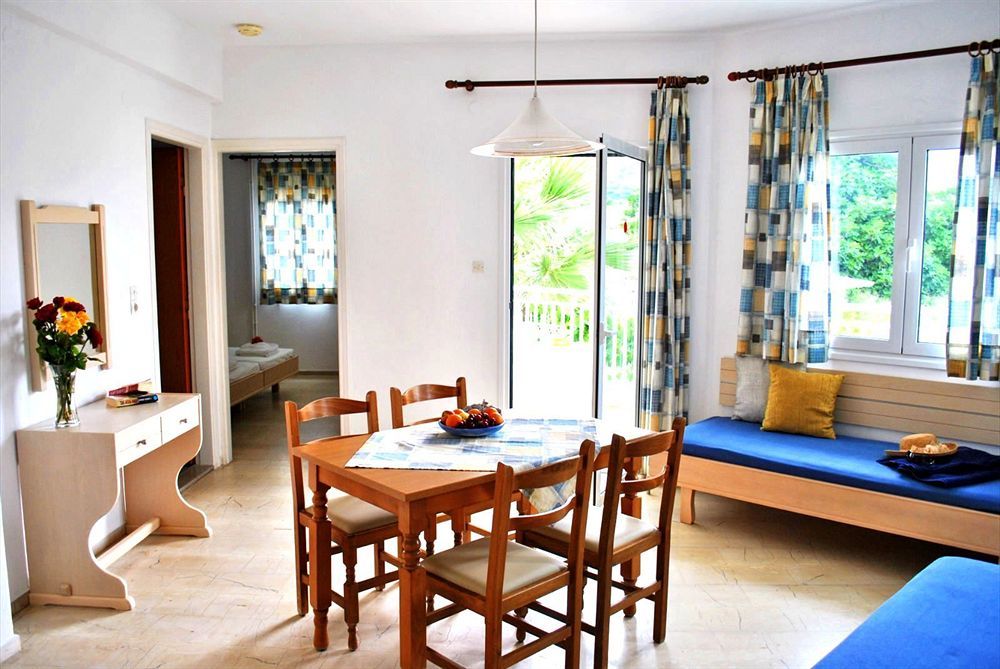 Melissa Apartments, Studios & Suites Малиа Екстериор снимка